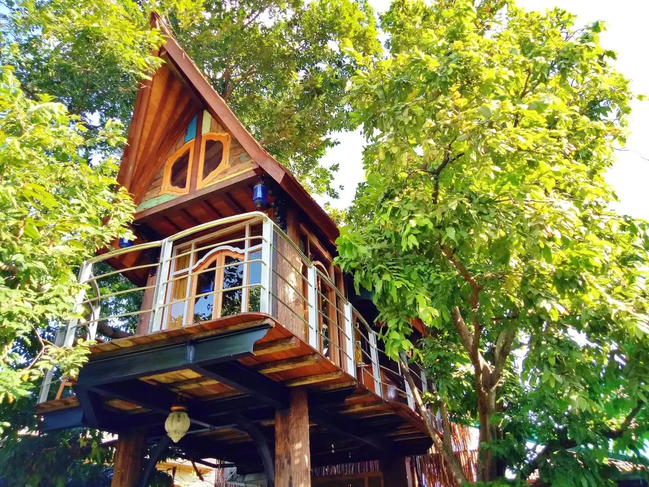 Luxury-Sustainable-Treehouse