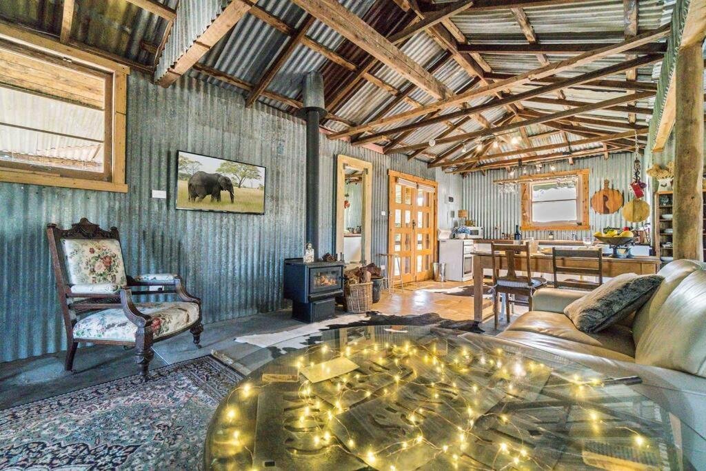 The Shearing Shed - Boutique Farm Stay